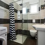 شقة Adria